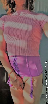 Petit serre taille Rose bien sûr...