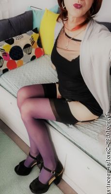 Bas mauve et couture noir